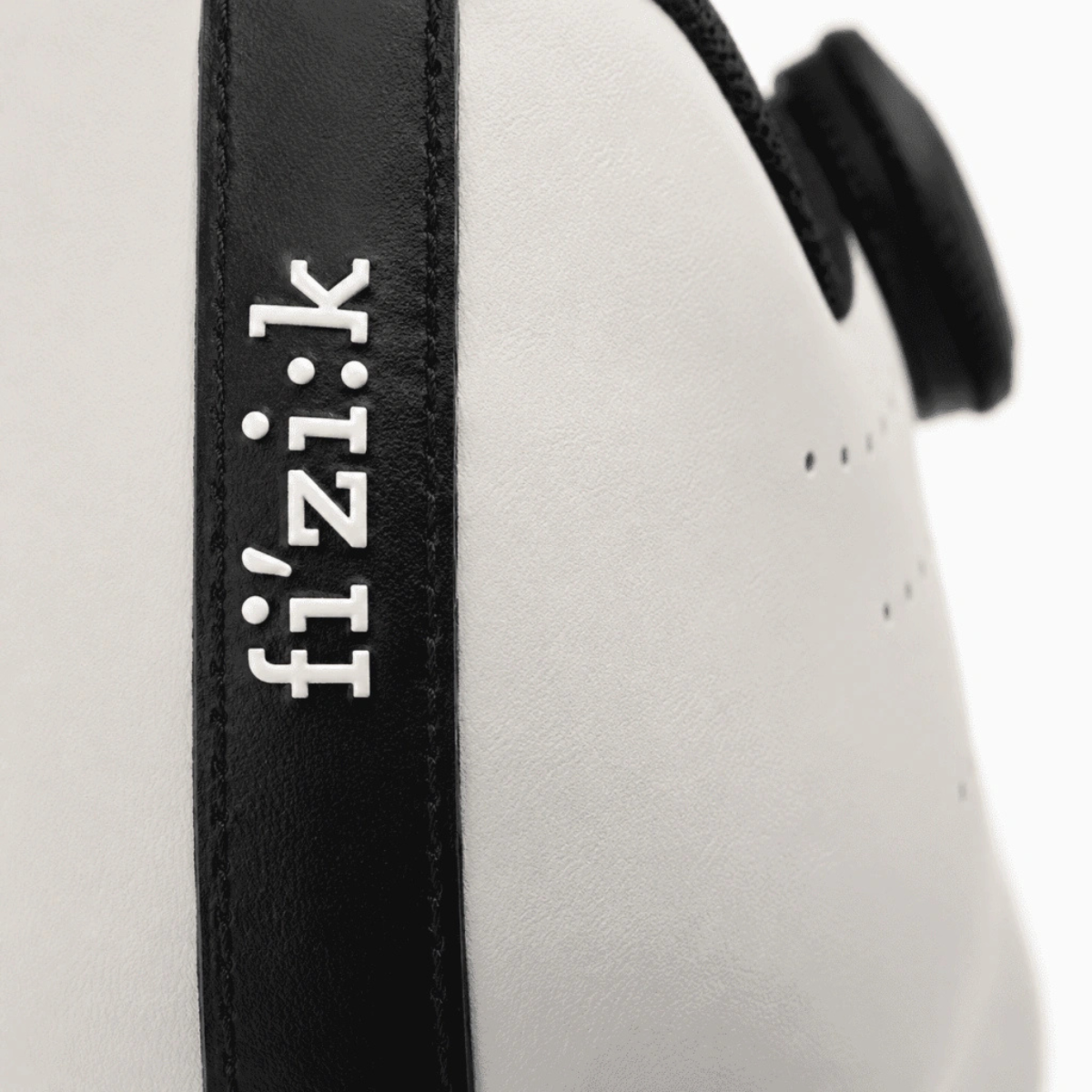 SAPATILHA FIZIK TEMPO R5 OVERCURVE BRANCA COM PRETO