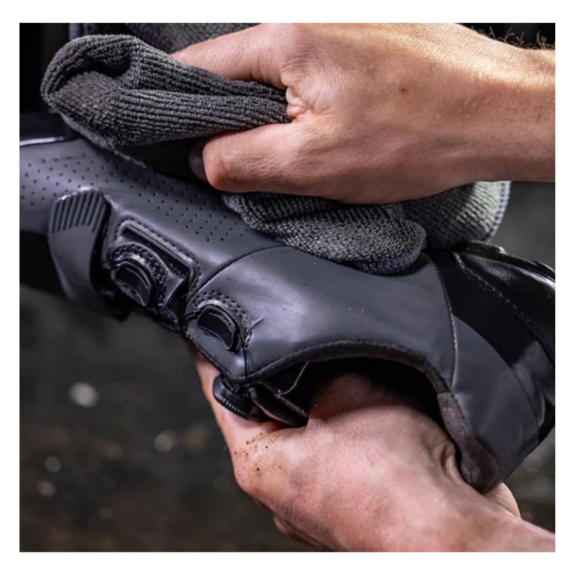 LIMPADOR PARA SAPATILHAS DE CICLISMO SHOE CLEANER - 250ML - MUC-OFF (20336)