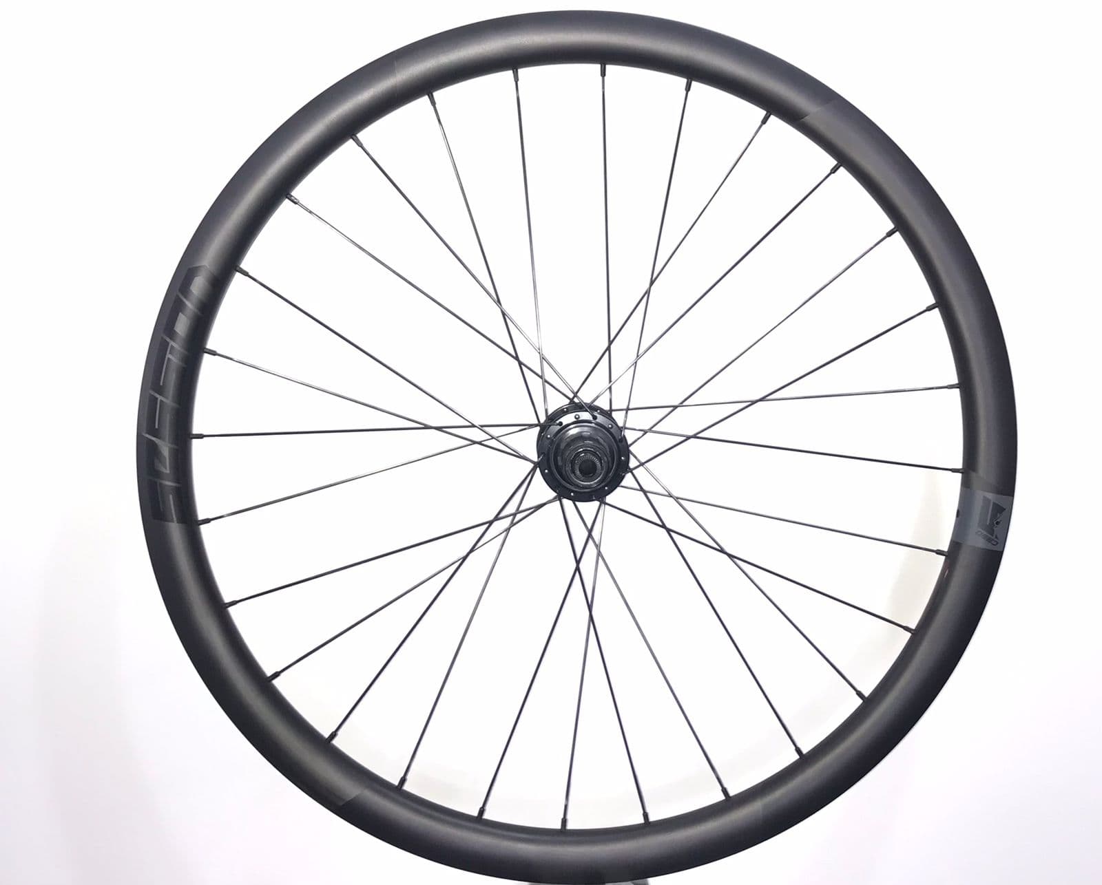 PAR DE RODA SESSION CARBONO C35 DISC 700C CENTER LOCK SHIMANO