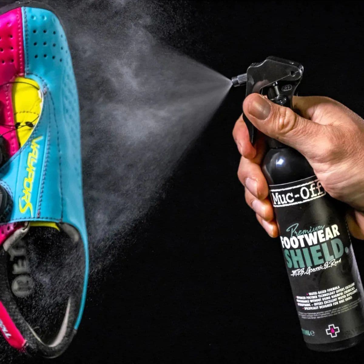 SPRAY PROTETOR FOOTWEAR SHIELD PARA SAPATILHAS DE CICLISMO - 250ML - MUC-OFF (20337)