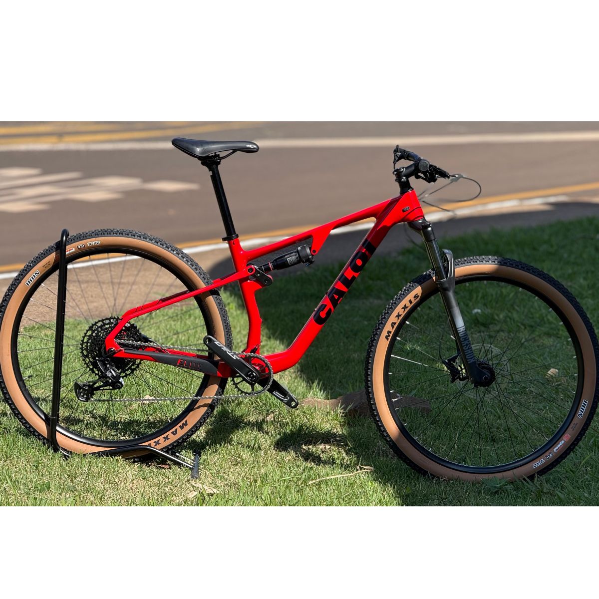 BIKE CALOI ELITE CARBON FS 12V COR VERMELHA