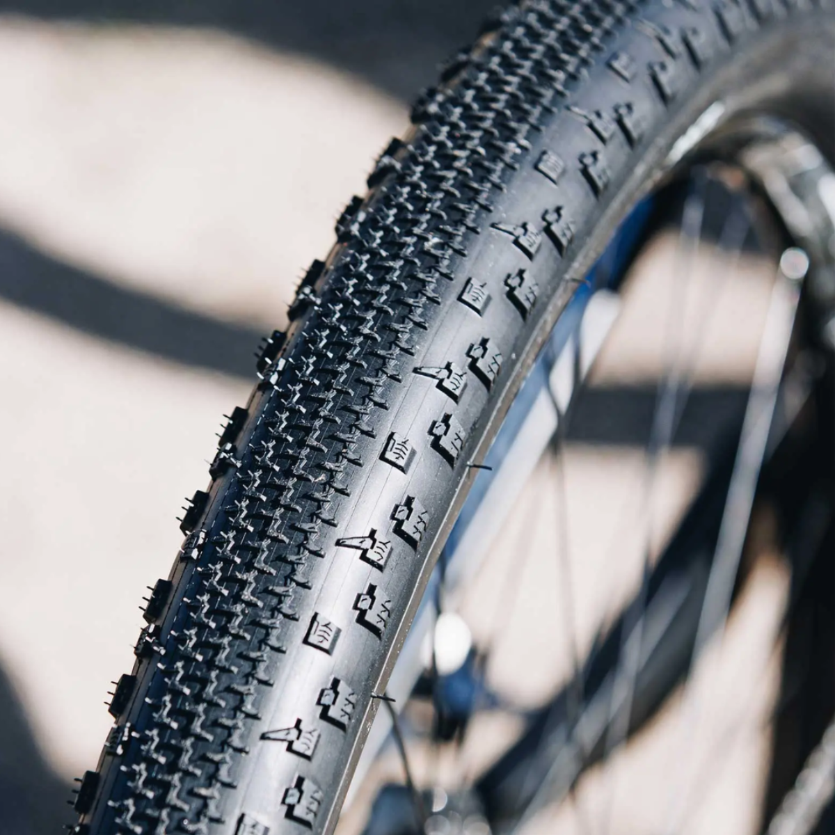 PNEU HUTCHINSON TUBELESS PYTHON 3 SERVICE COU